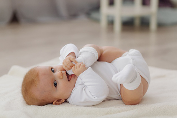 CHĂM SÓC TRẺ SƠ SINH TỪ 0 - 6 THÁNG: CHĂM SÓC NHƯ THẾ NÀO ĐÚNG CÁCH?
